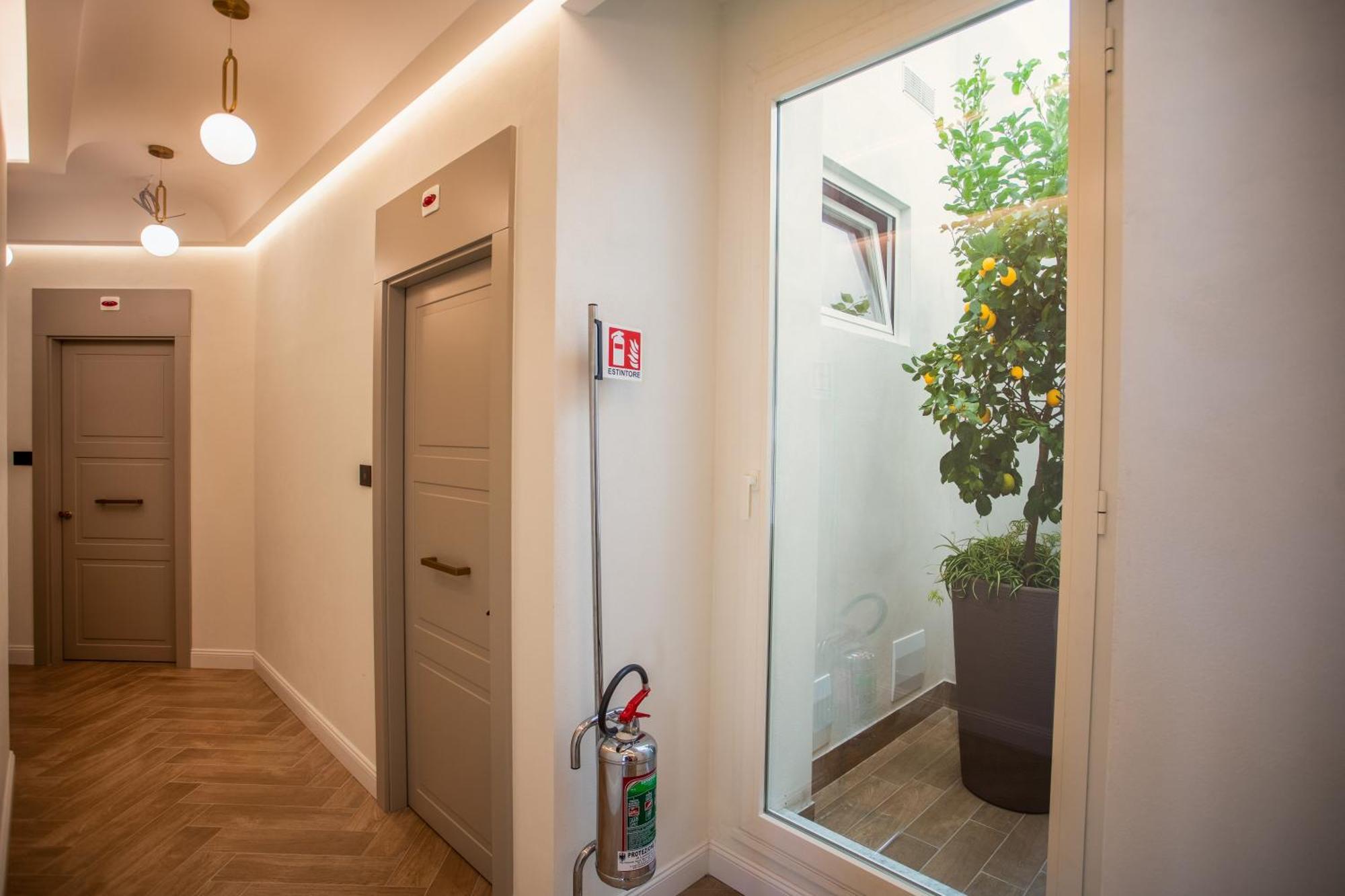 Boemi Smart Suites Napoli Exterior foto